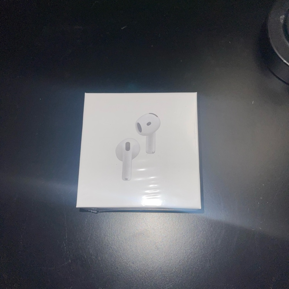White Wireless Earbuds